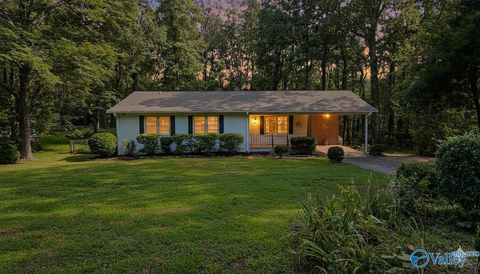Homes For Sale - 3406 Hutchens Avenue<br/> Huntsville, AL 35801