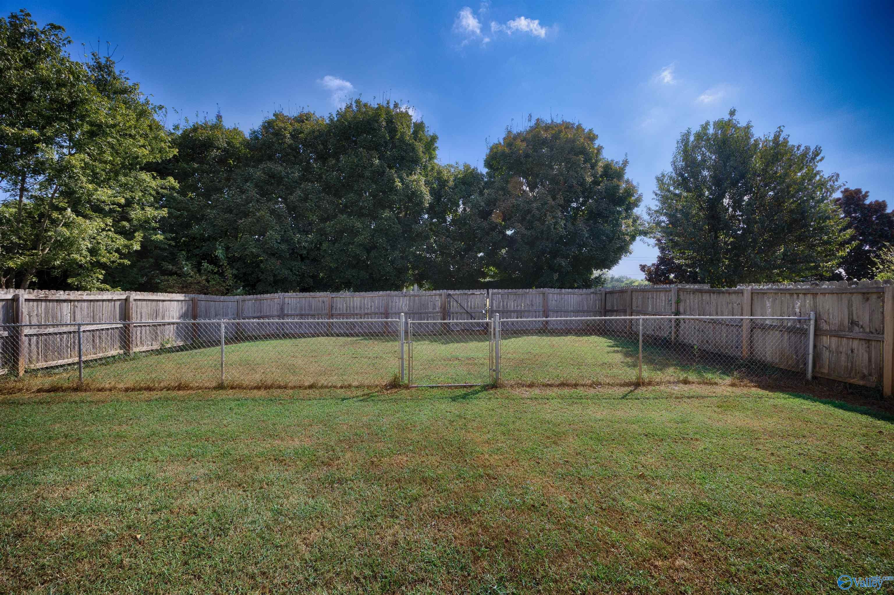 3082 Lakeland Drive