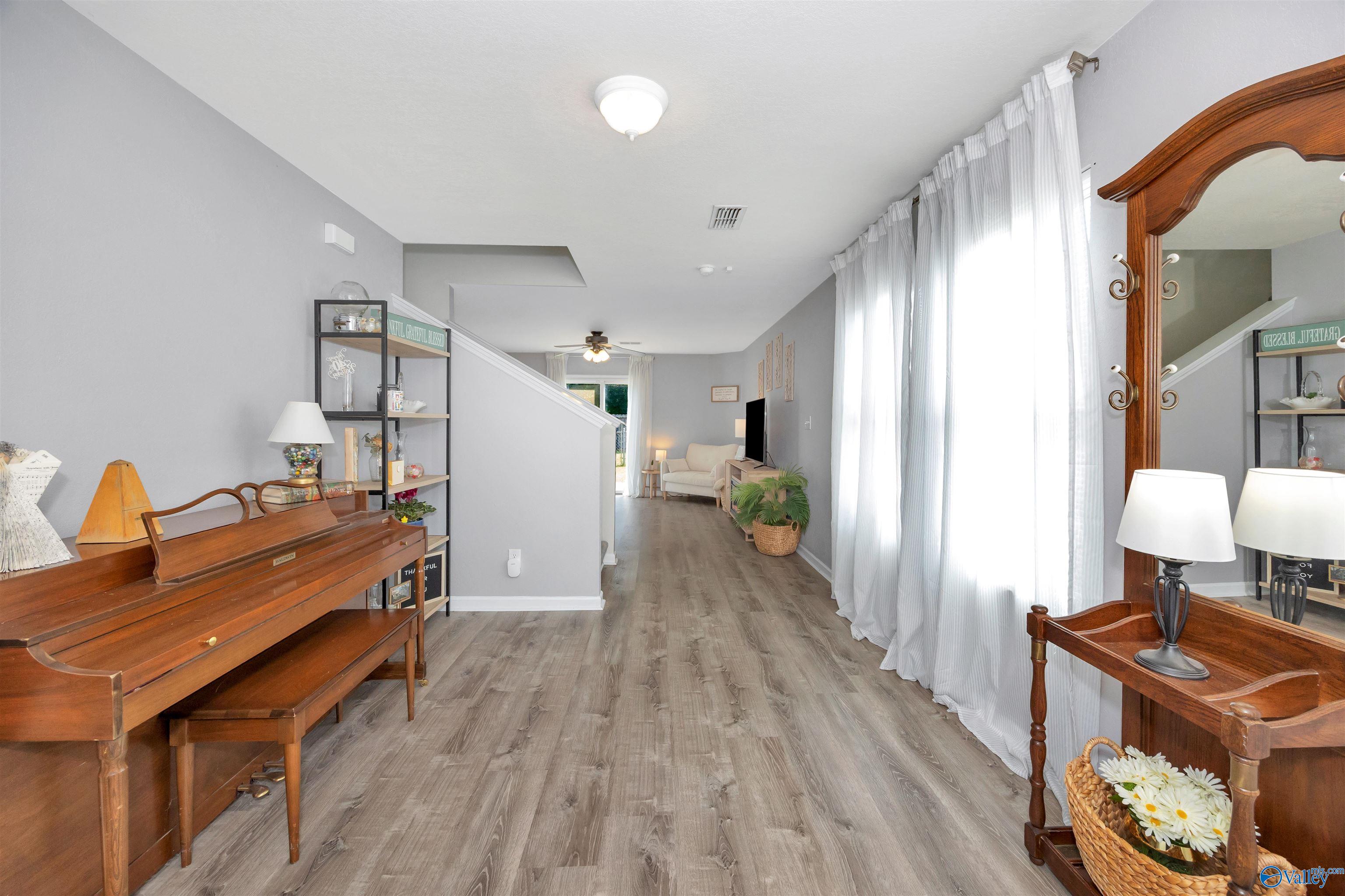 3082 Lakeland Drive