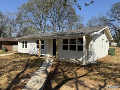 Photo of 2108 Lufkin Drive, Huntsville, AL 35810 (MLS # 21912804)