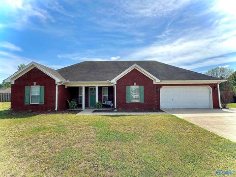 Homes For Sale - 200 Morning Star Drive<br/> Huntsville, AL 35811
