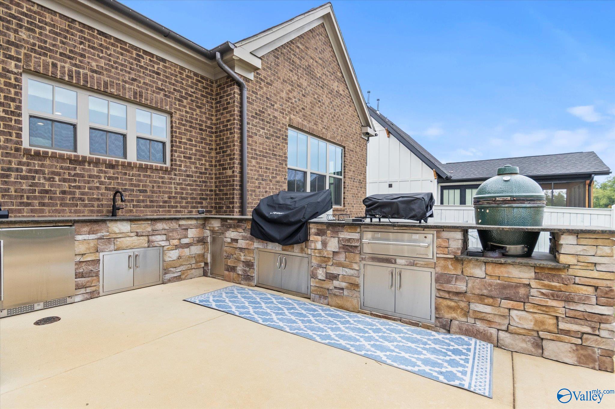 Madison, Alabama, 35757, United States, 4 Bedrooms Bedrooms, ,5 BathroomsBathrooms,Residential,Pending,2041569