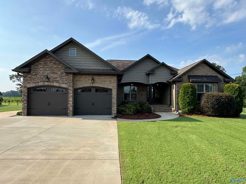 Homes For Sale - 375 Creekside Circle<br/> Gadsden, AL 35901