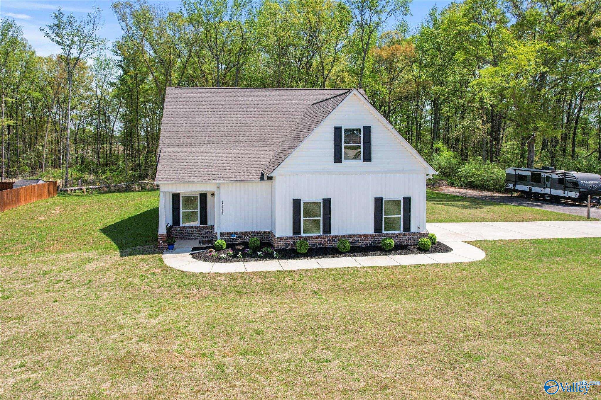 15176 Blendor Crooks Dr, Athens, Alabama image 4