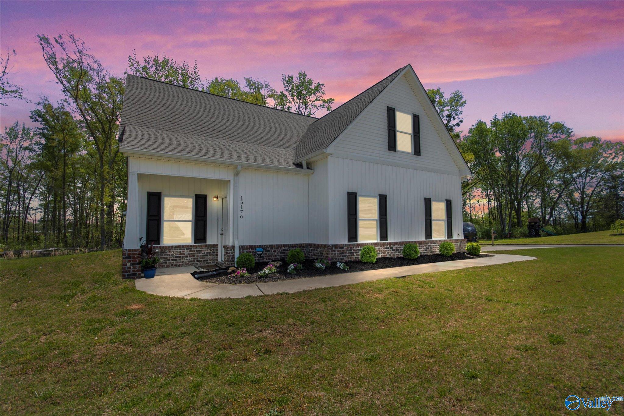 15176 Blendor Crooks Dr, Athens, Alabama image 2
