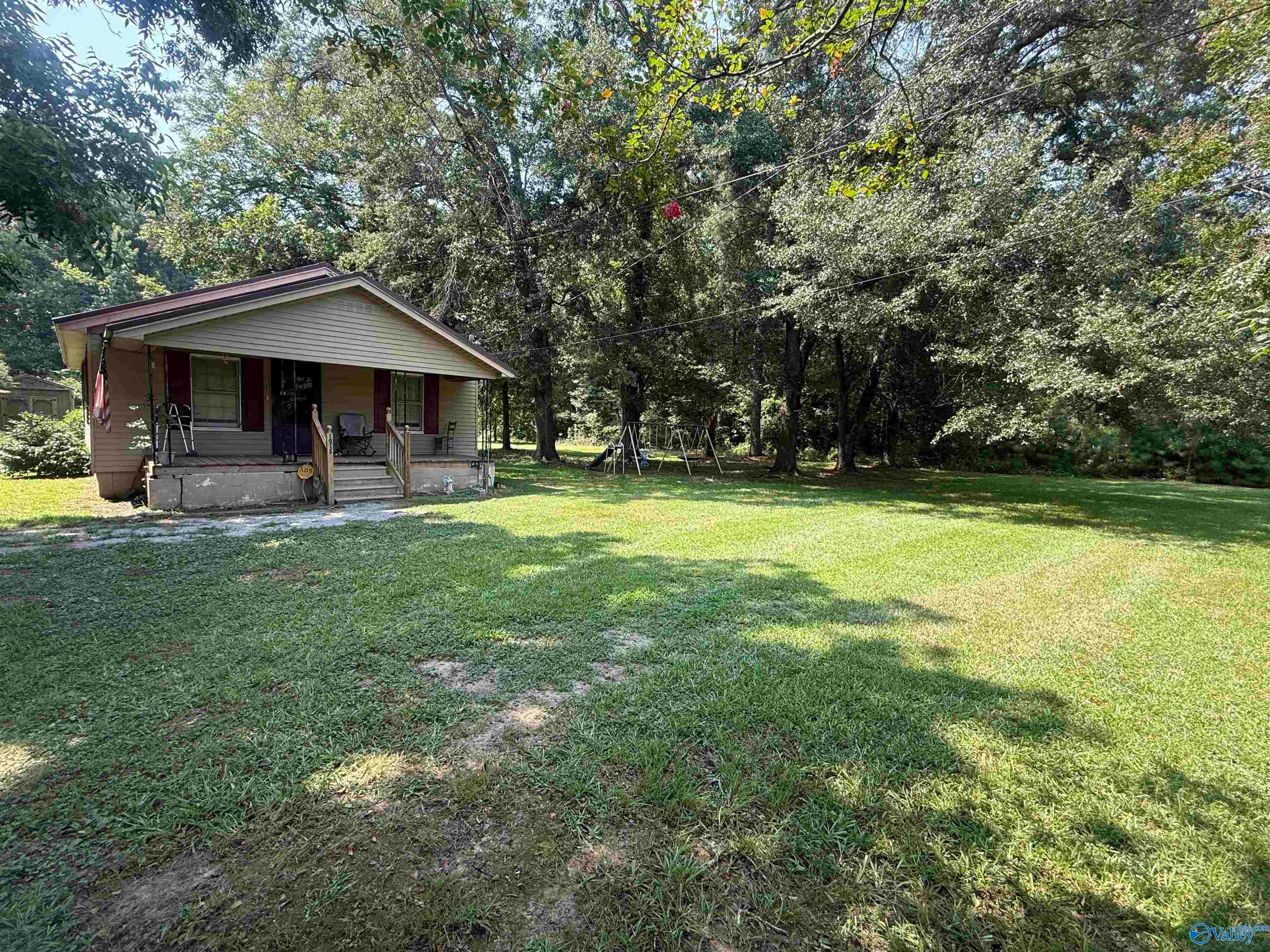 1915 Eastside Drive