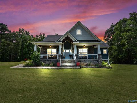 Homes For Sale - 92 Dogwood Lane<br/> Grant, AL 35747