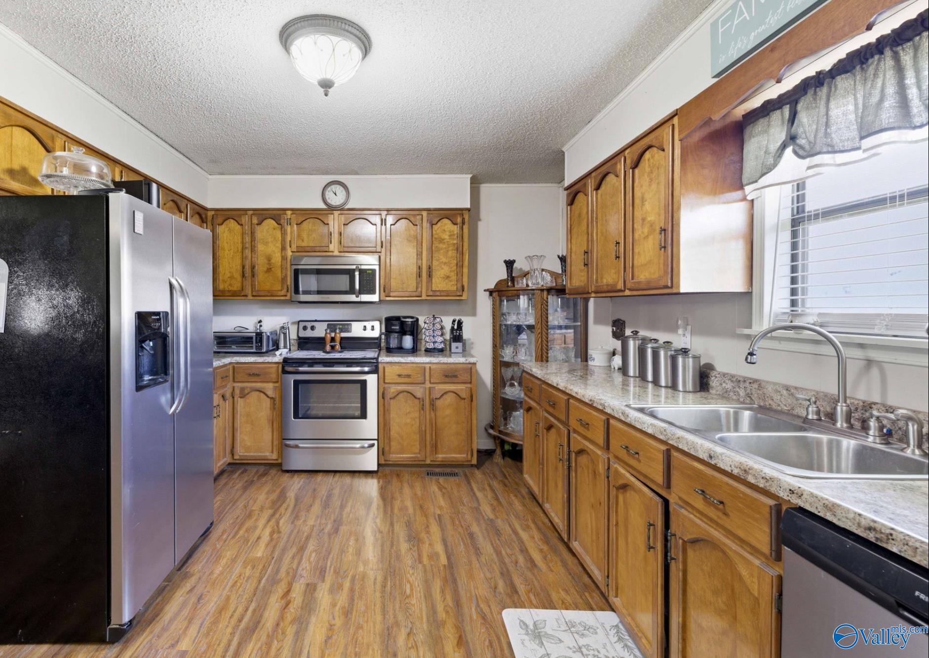 105 N North Maple Street