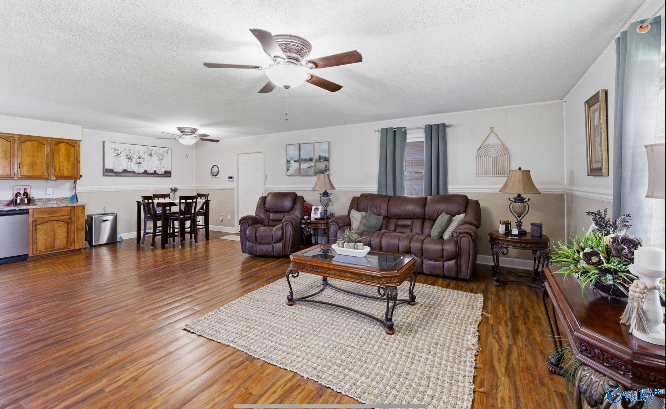 105 N North Maple Street