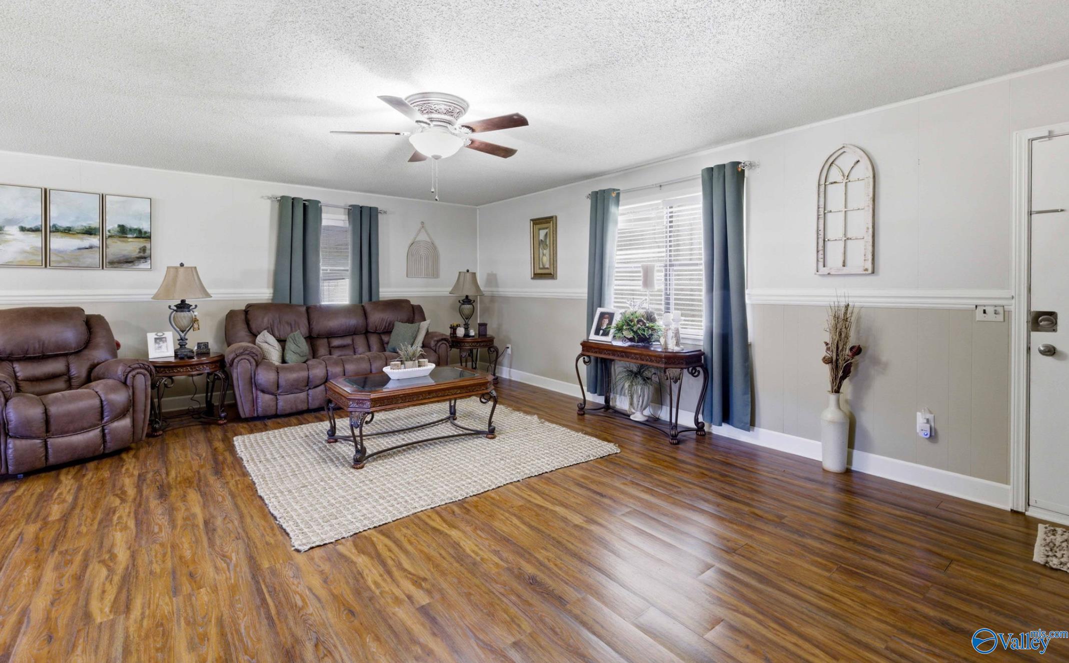 105 N North Maple Street