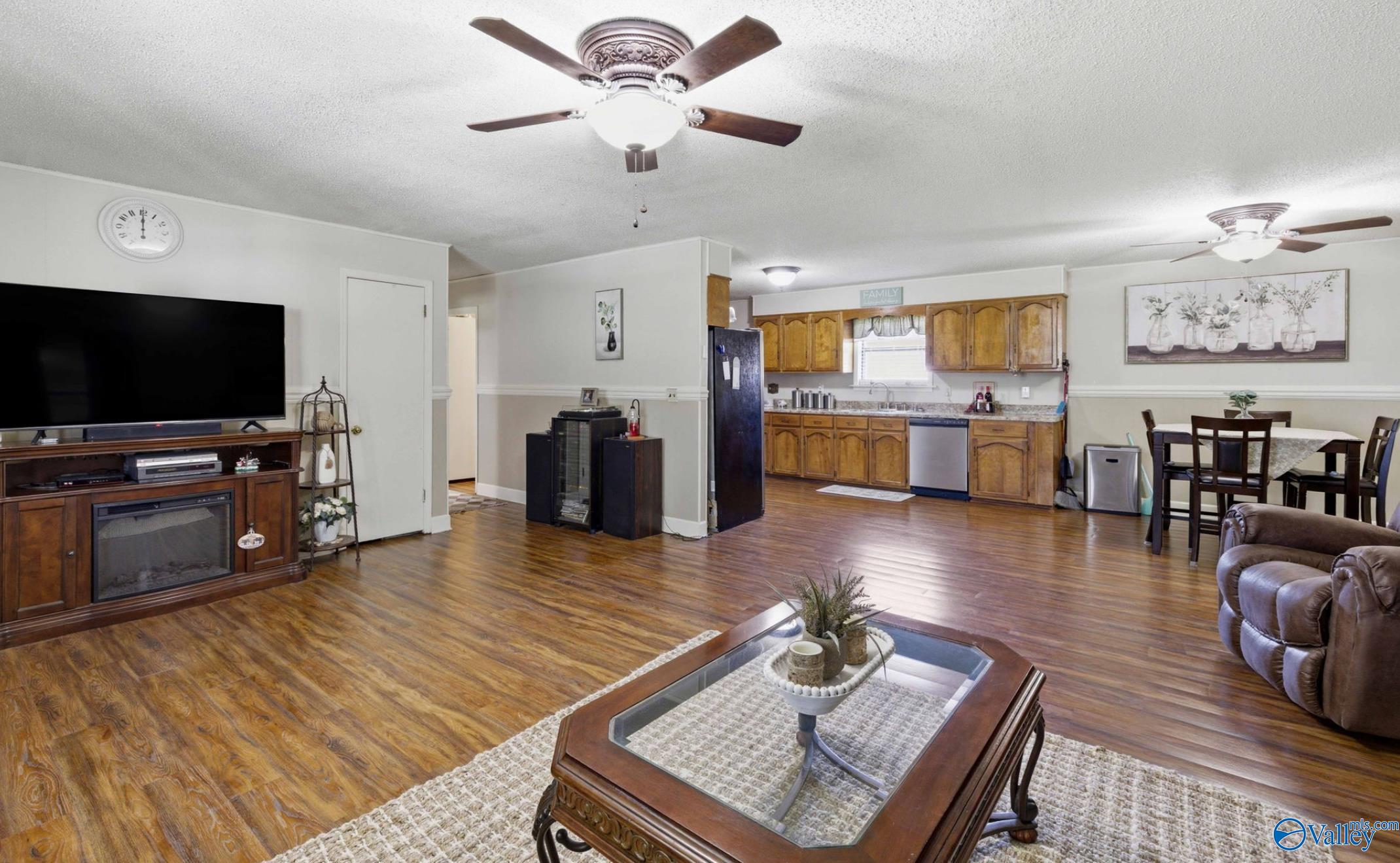 105 N North Maple Street