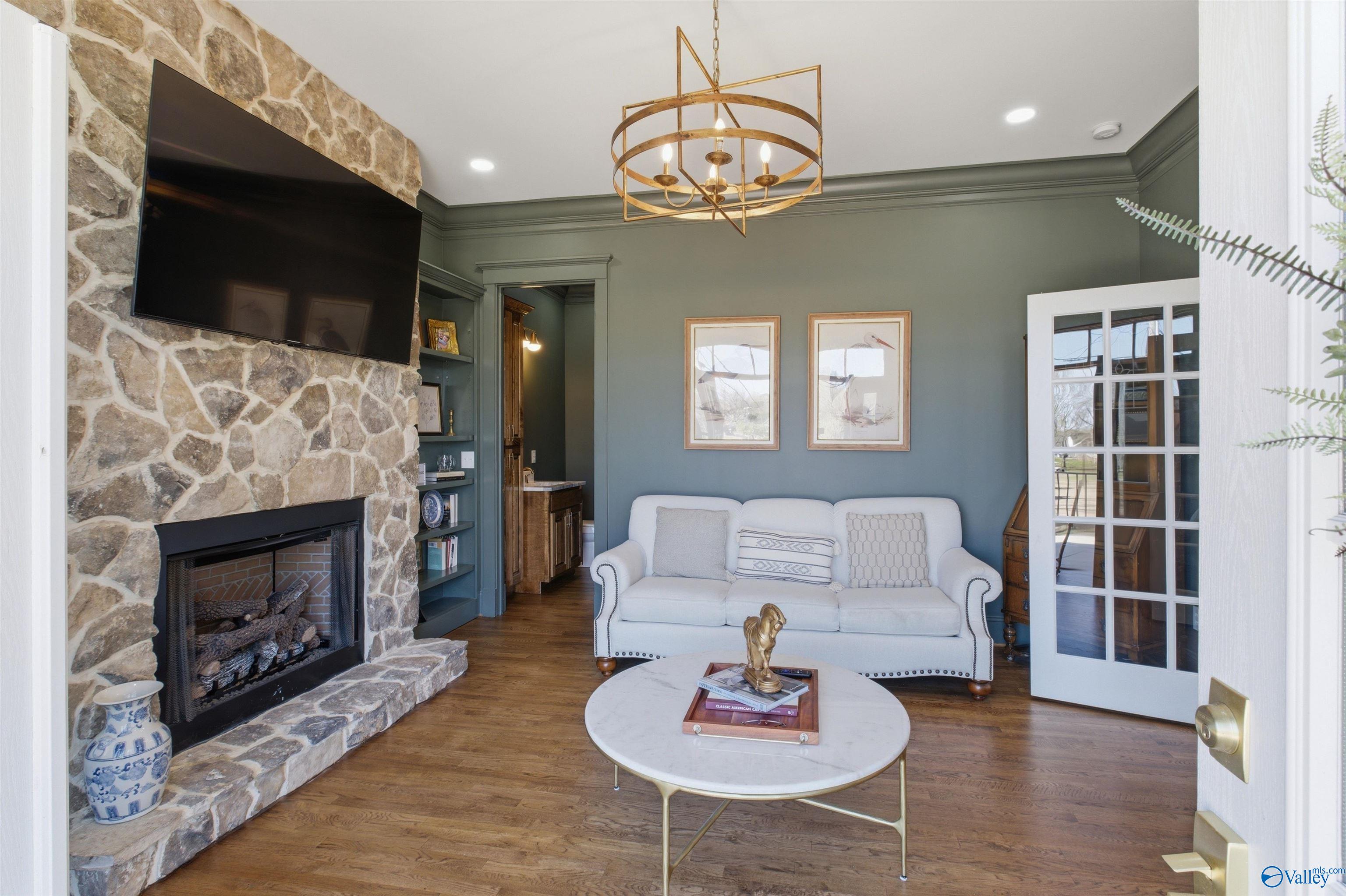Guntersville, Alabama, 35976, United States, 4 Bedrooms Bedrooms, ,7 BathroomsBathrooms,Residential,Active,2028230
