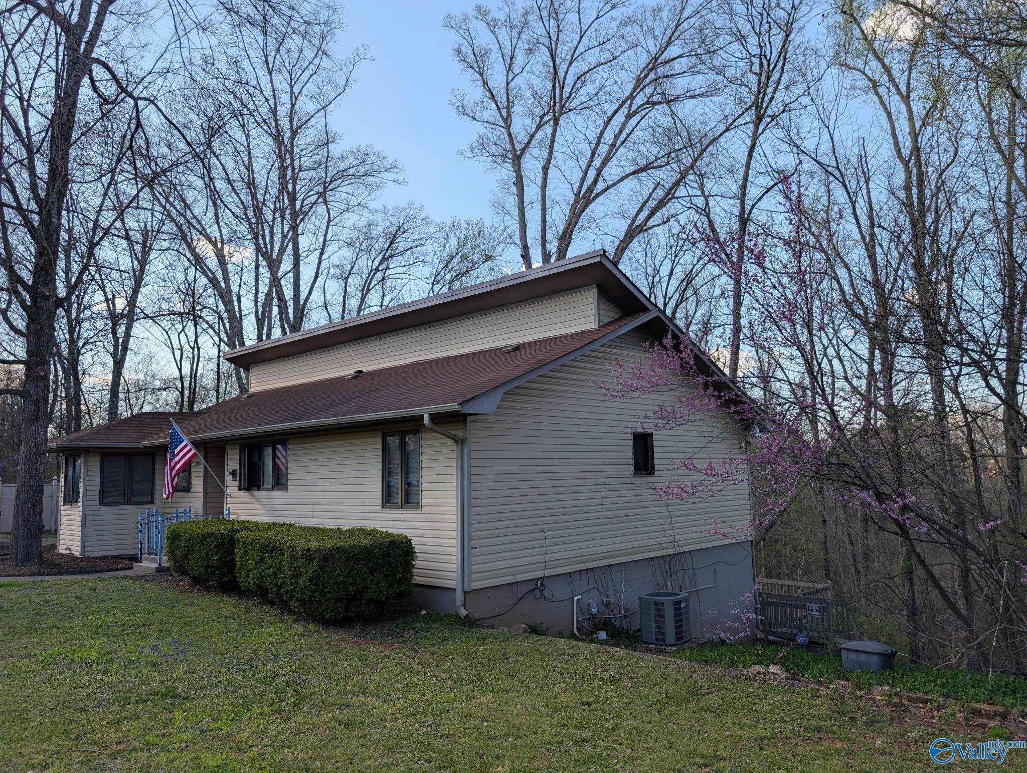 305 NE Riverside Drive, Huntsville, Alabama image 3