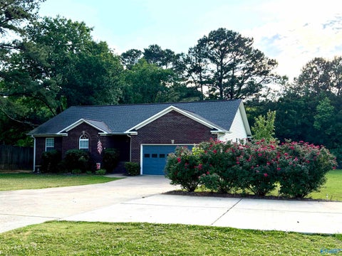 Homes For Sale - 5998 Slasham Road<br/> Southside, AL 35907