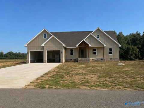 Homes For Sale - 200 Bent River Drive<br/> Gadsden, AL 35901