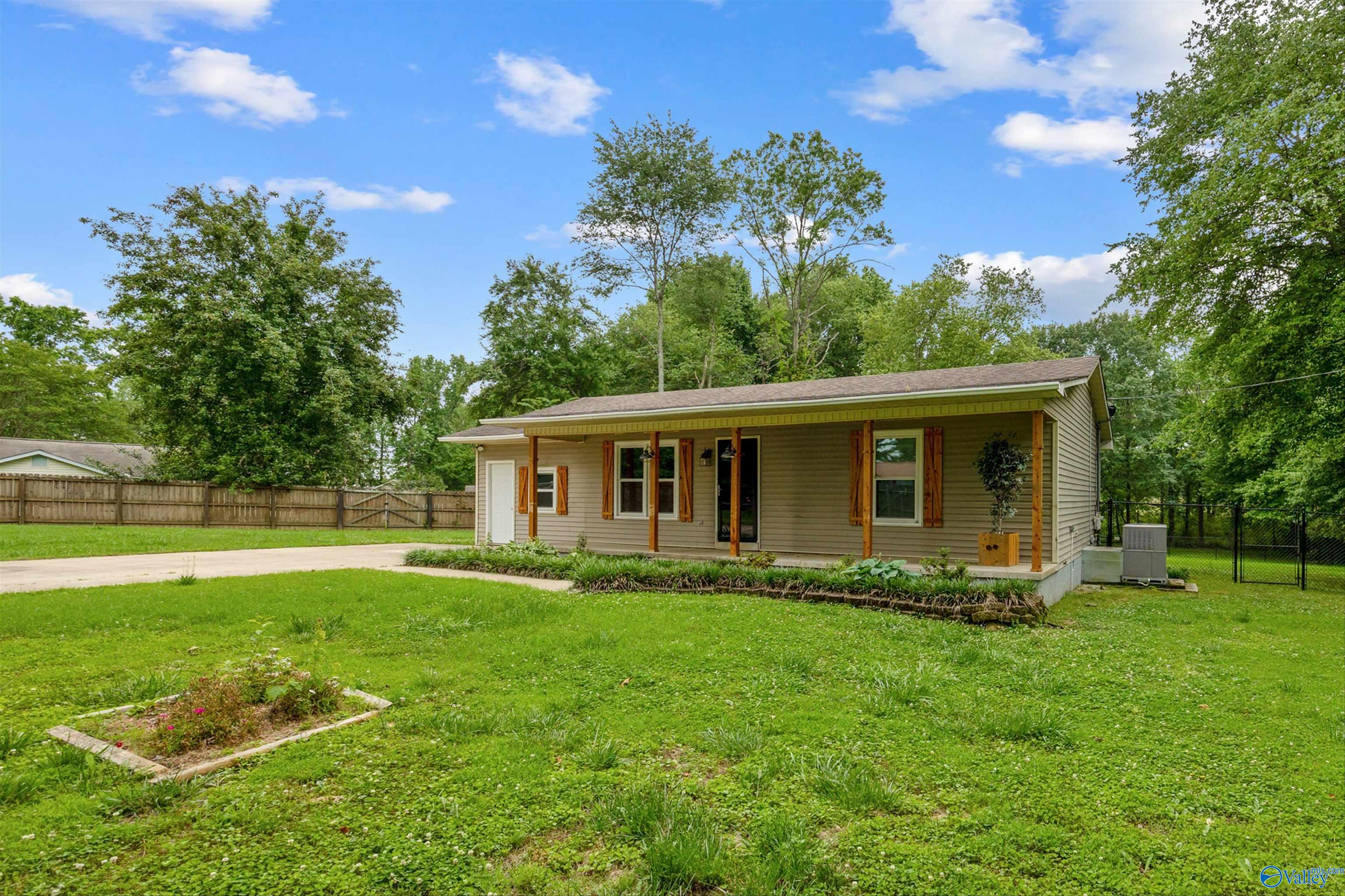 16712 Brooks Drive, Athens, Alabama image 3