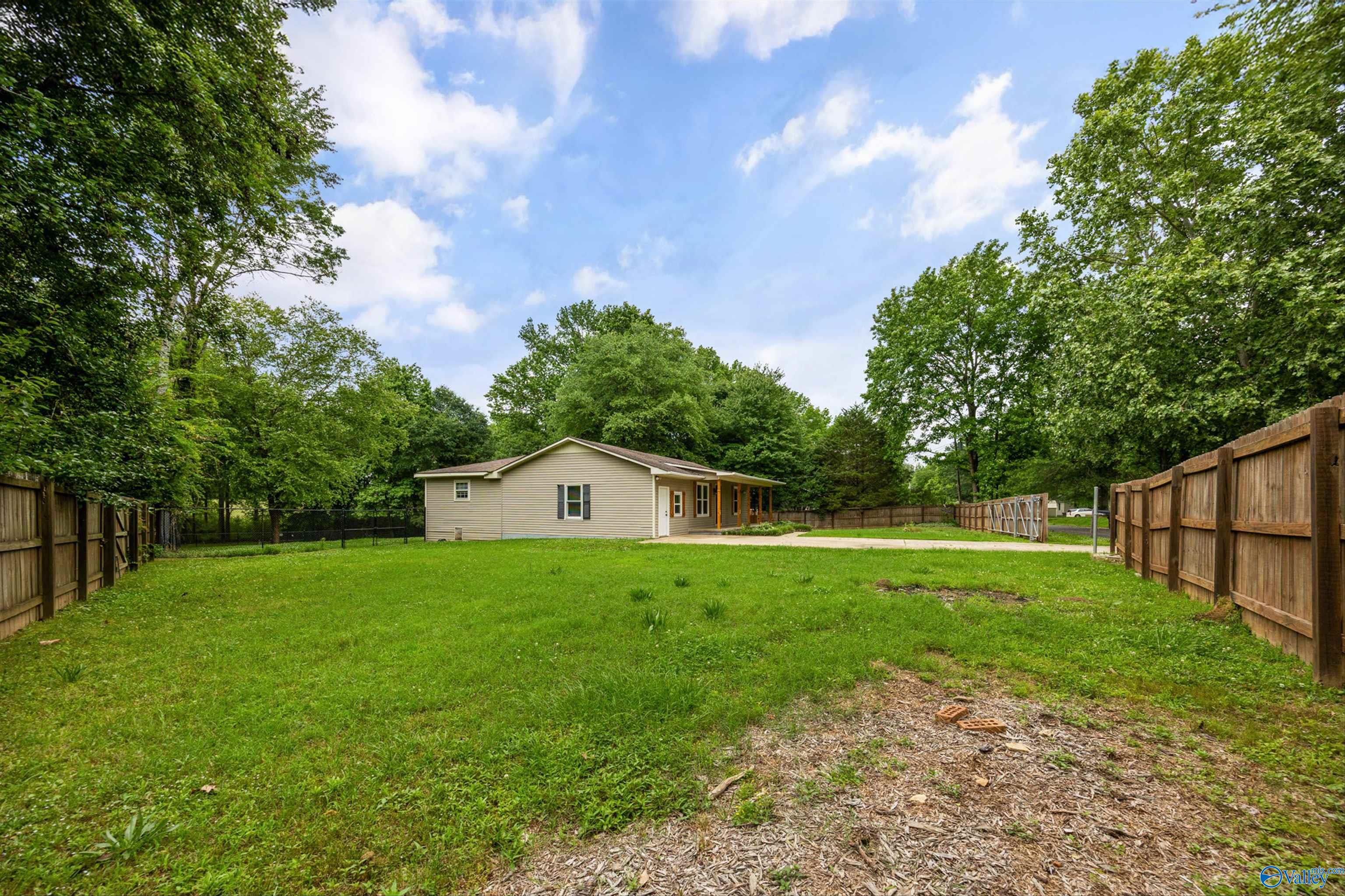16712 Brooks Drive, Athens, Alabama image 24