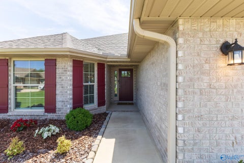 Homes For Sale - 108 Samuel Rice Court<br/> New Market, AL 35761