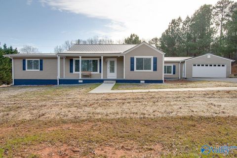 Homes For Rent - 365 NE Morris Road<br/> Laceys Spring, AL 35754