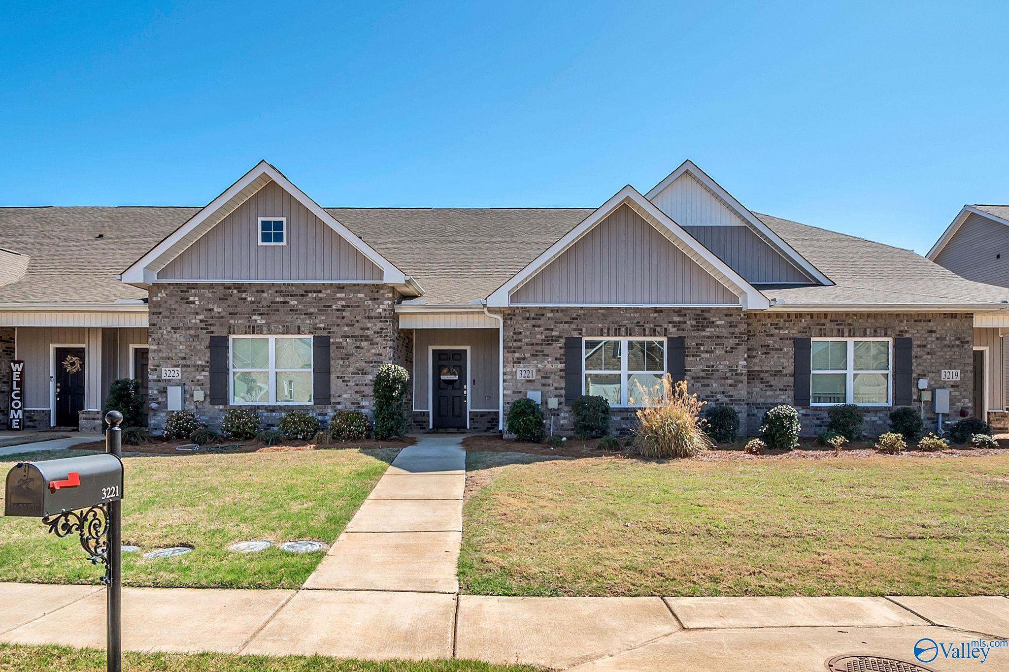 3221 Mcclellan Way SE