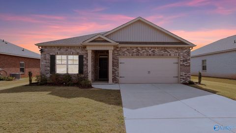 Photo of 232 Antler Ridge Drive, Huntsville, AL 35811 (MLS # 21902195)
