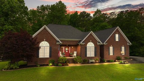 Homes For Sale - 152 West Drive<br/> Fyffe, AL 35971