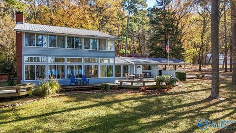 Homes For Sale - 425 County Road 24<br/> Jackson County, Scottsboro, AL 35769