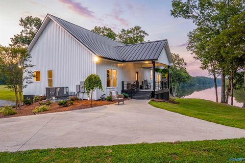 Photo of 1218 Fitts Ferry Road, Gadsden, AL 35901 (MLS # 21908969)