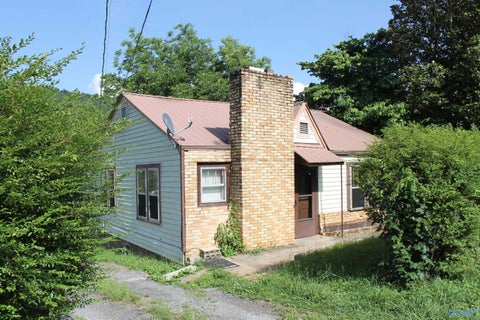 Homes For Sale - 1004 N Houston Street<br/> Scottsboro, AL 35768