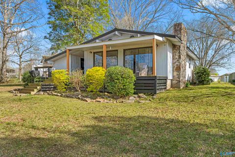 Photo of 404 County Road 307, Cullman, AL 35057 (MLS # 21912777)