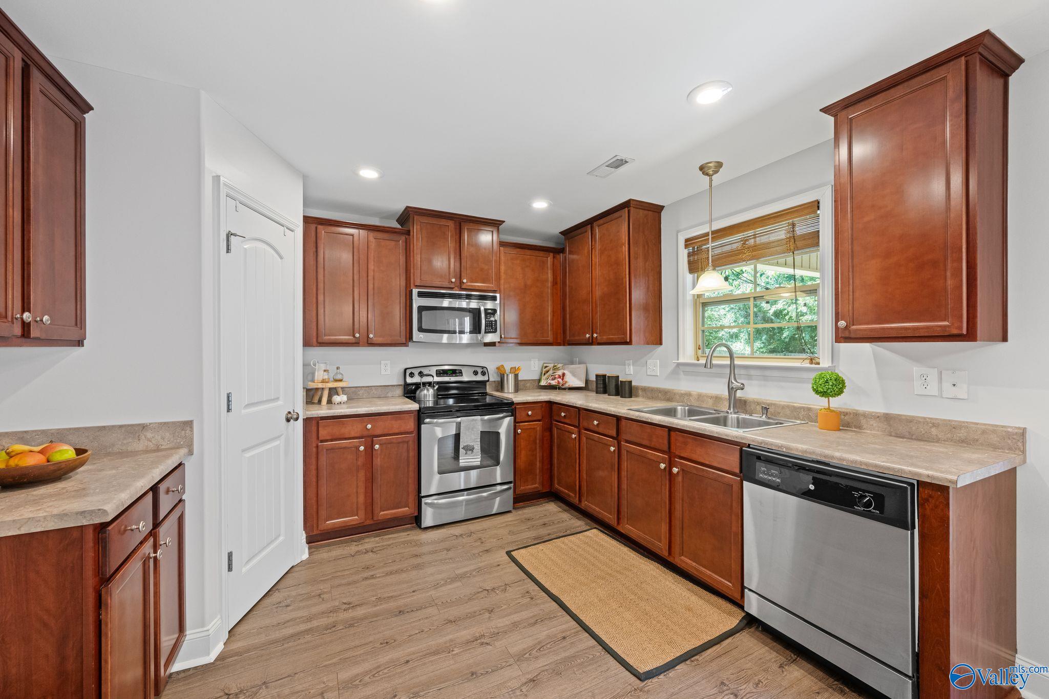 129 Alderwood Drive, Madison, Alabama image 13