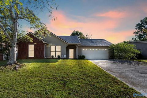 Homes For Sale - 109 Bridgestone Drive<br/> Huntsville, AL 35811