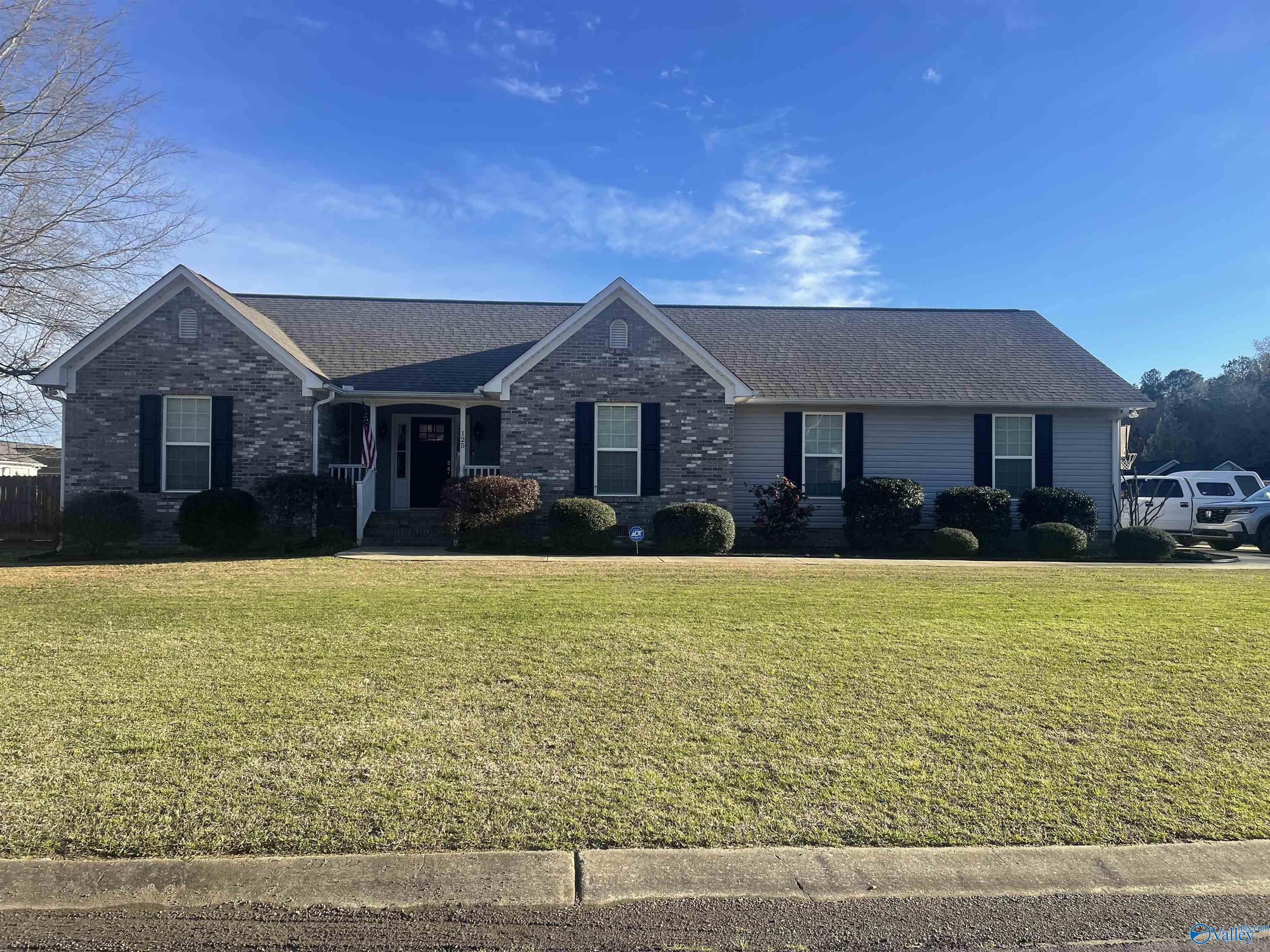 125 Saint Martin Drive, Rainbow City, Alabama image 1