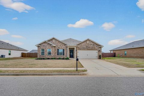 Photo of 102 Arctic Fox Trail, Meridianville, AL 35759 (MLS # 21912634)