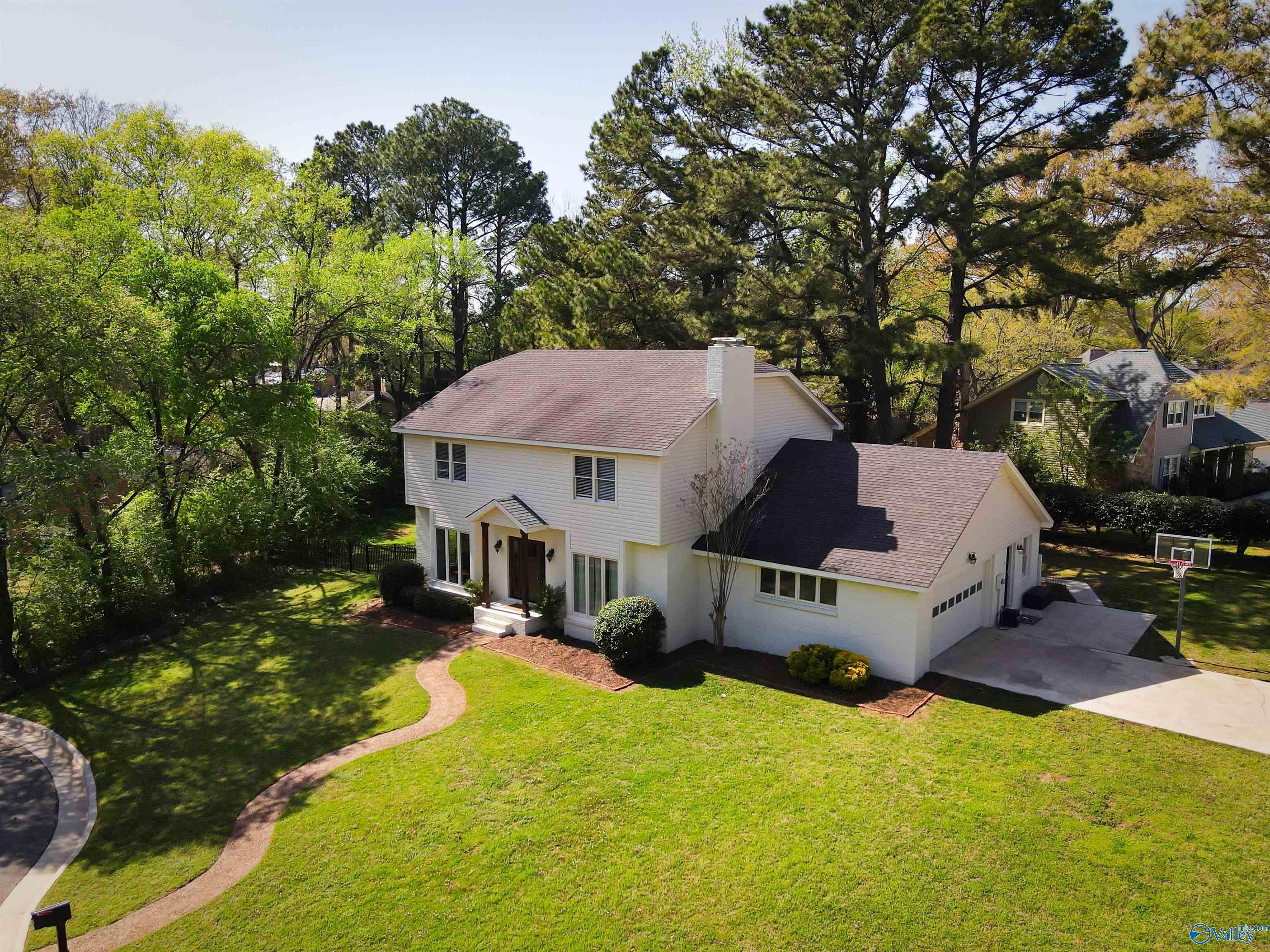 2704 Cambridge Court, Decatur, Alabama image 2