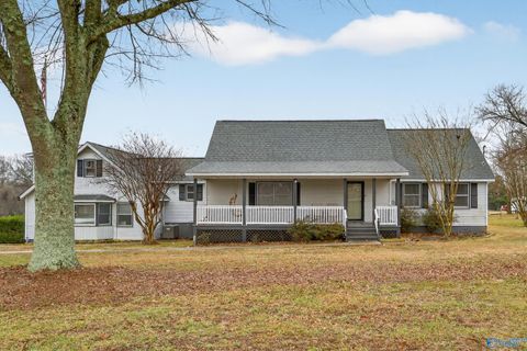 Homes For Sale - 1056 Old Trinity Road<br/> Trinity, AL 35673