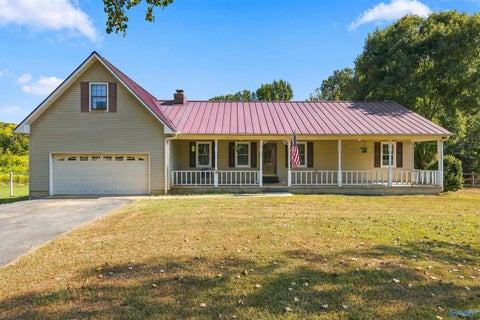 Homes For Sale - 2398 County Road 235<br/> Town Creek, AL 35672
