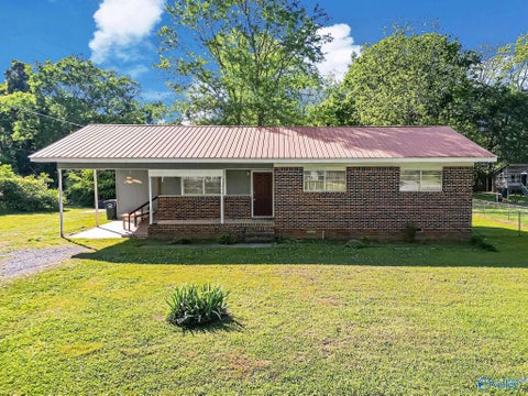 Homes For Sale - 595 N Grand Avenue<br/> Collinsville, AL 35961