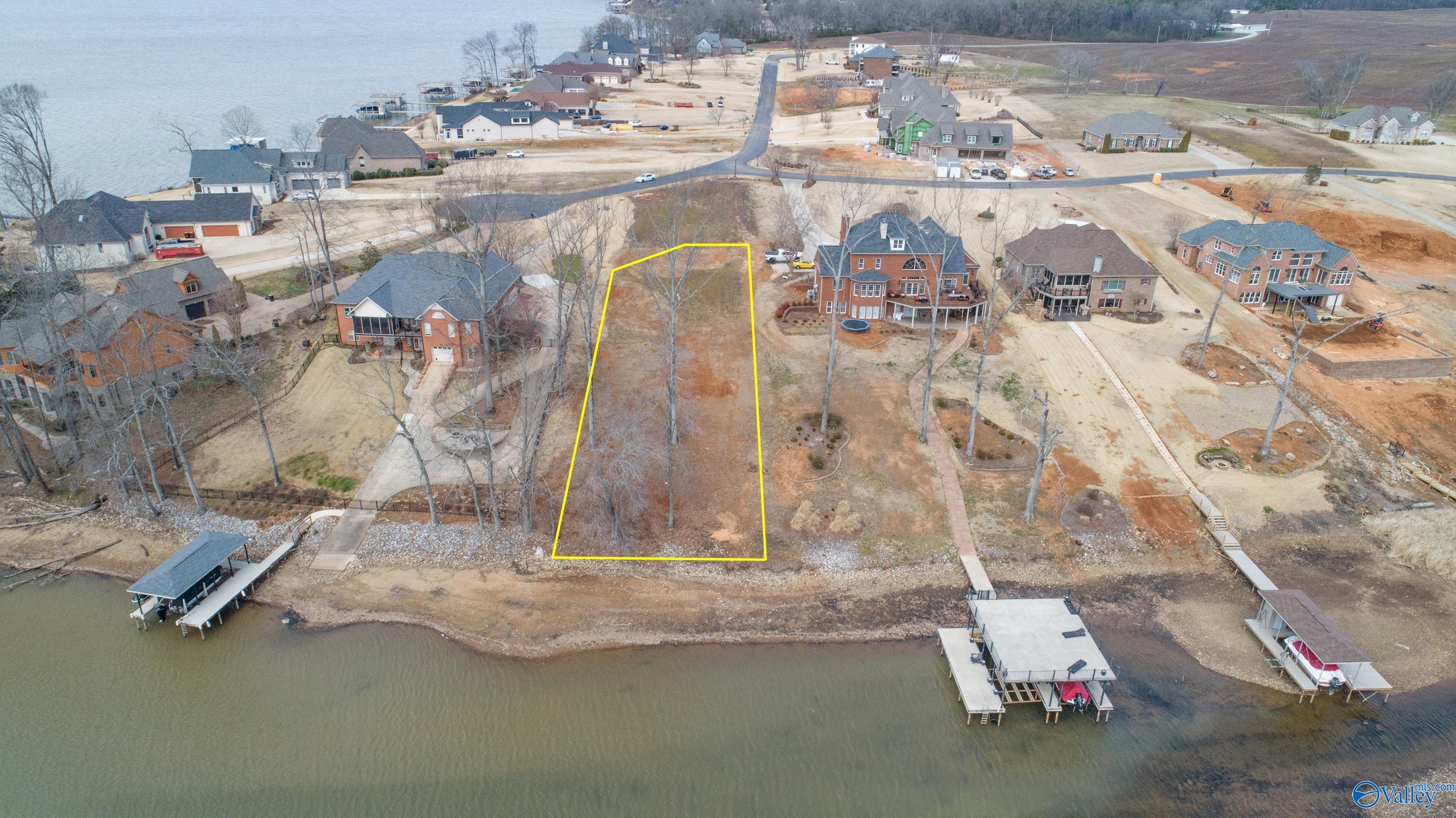 18 Brigadoon Drive, Athens, Alabama image 1