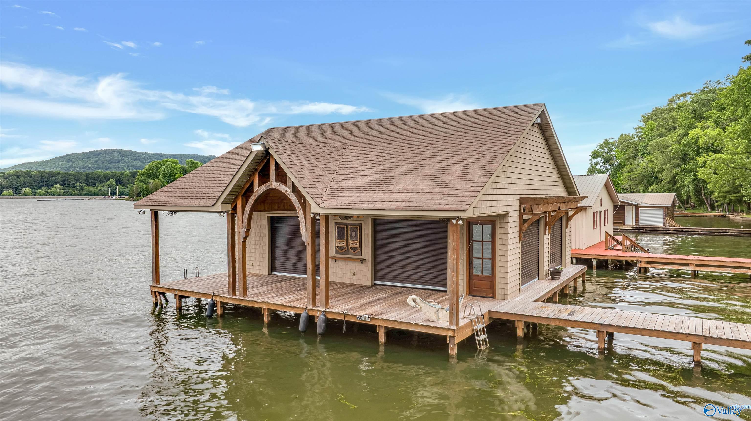 562 Skyline Shores Drive, Scottsboro, Alabama image 6
