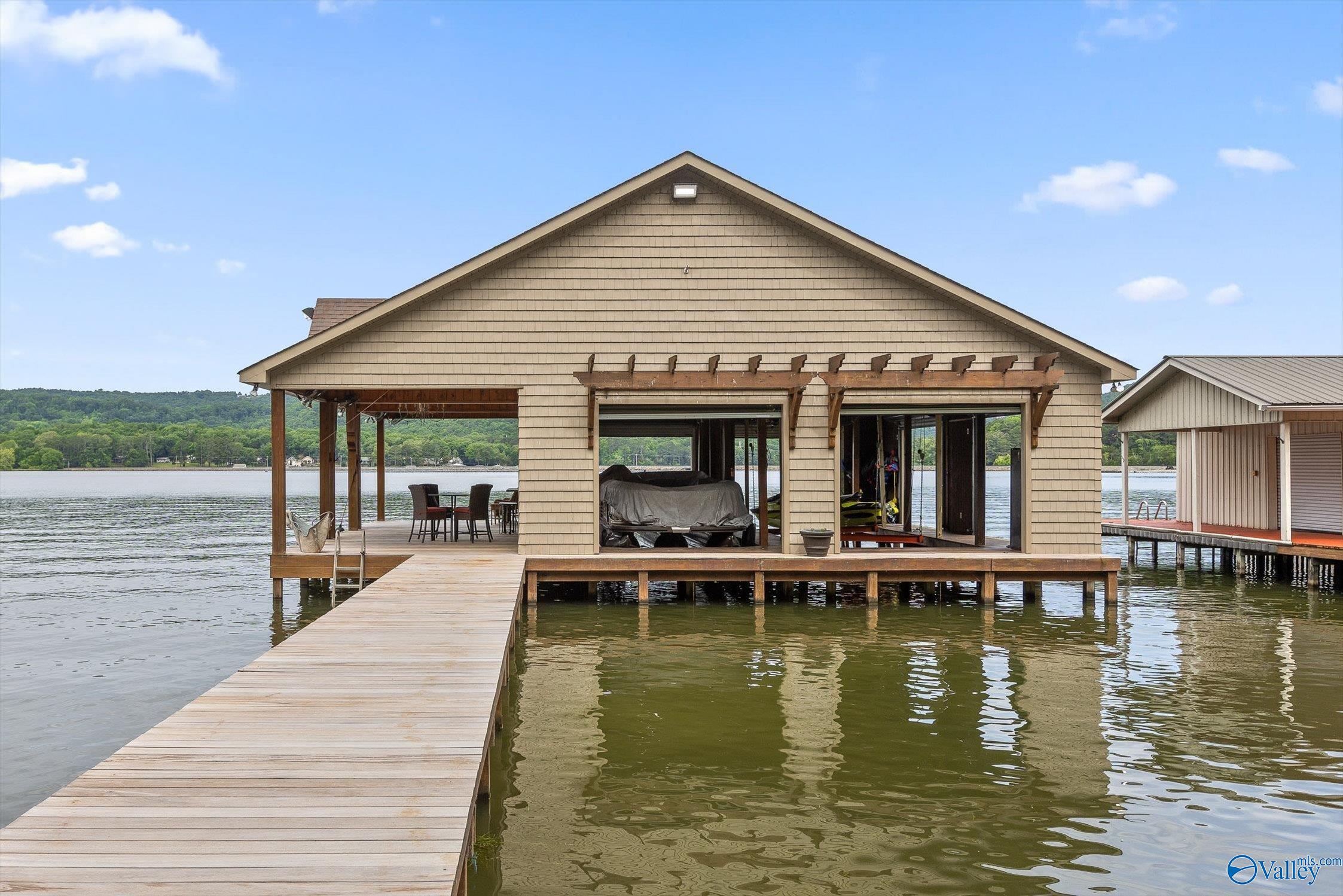 562 Skyline Shores Drive, Scottsboro, Alabama image 4