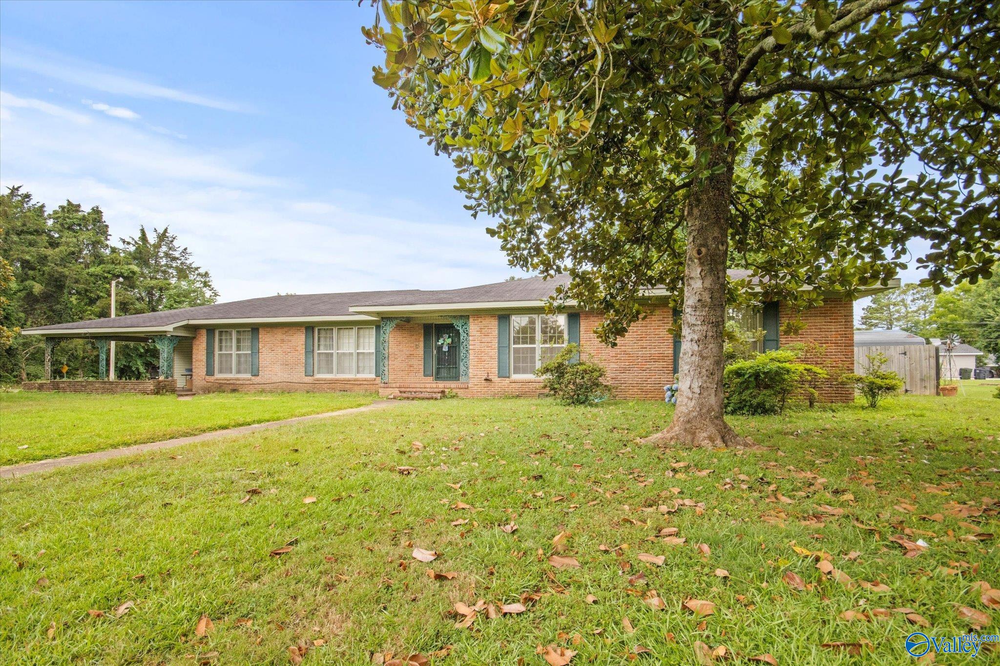 2323 Brookwood Drive, Decatur, Alabama image 1