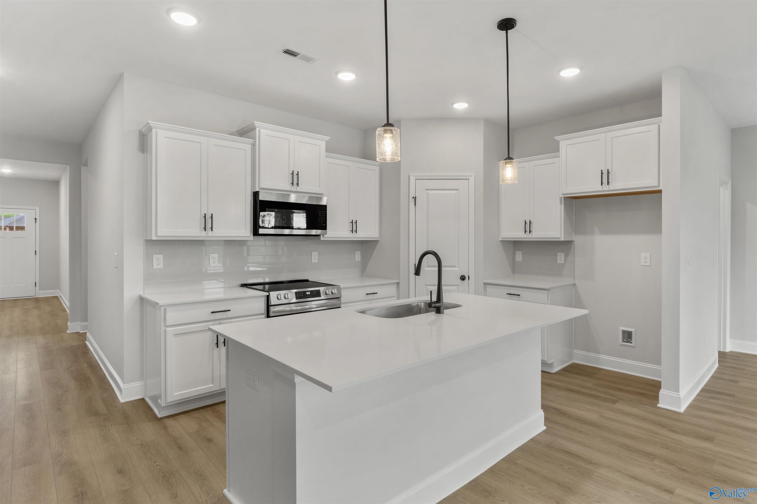 149 River Springs Court, New Market, Alabama image 2