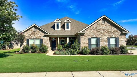 Photo of 22 Youpon Drive SW, Huntsville, AL 35824 (MLS # 21909667)