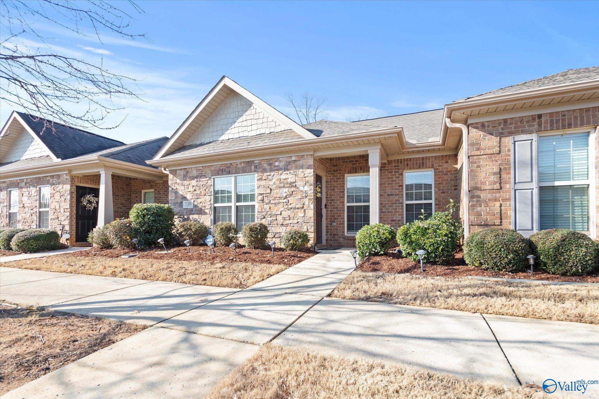 539 W West Mossyleaf Drive, Huntsville, Alabama image 1