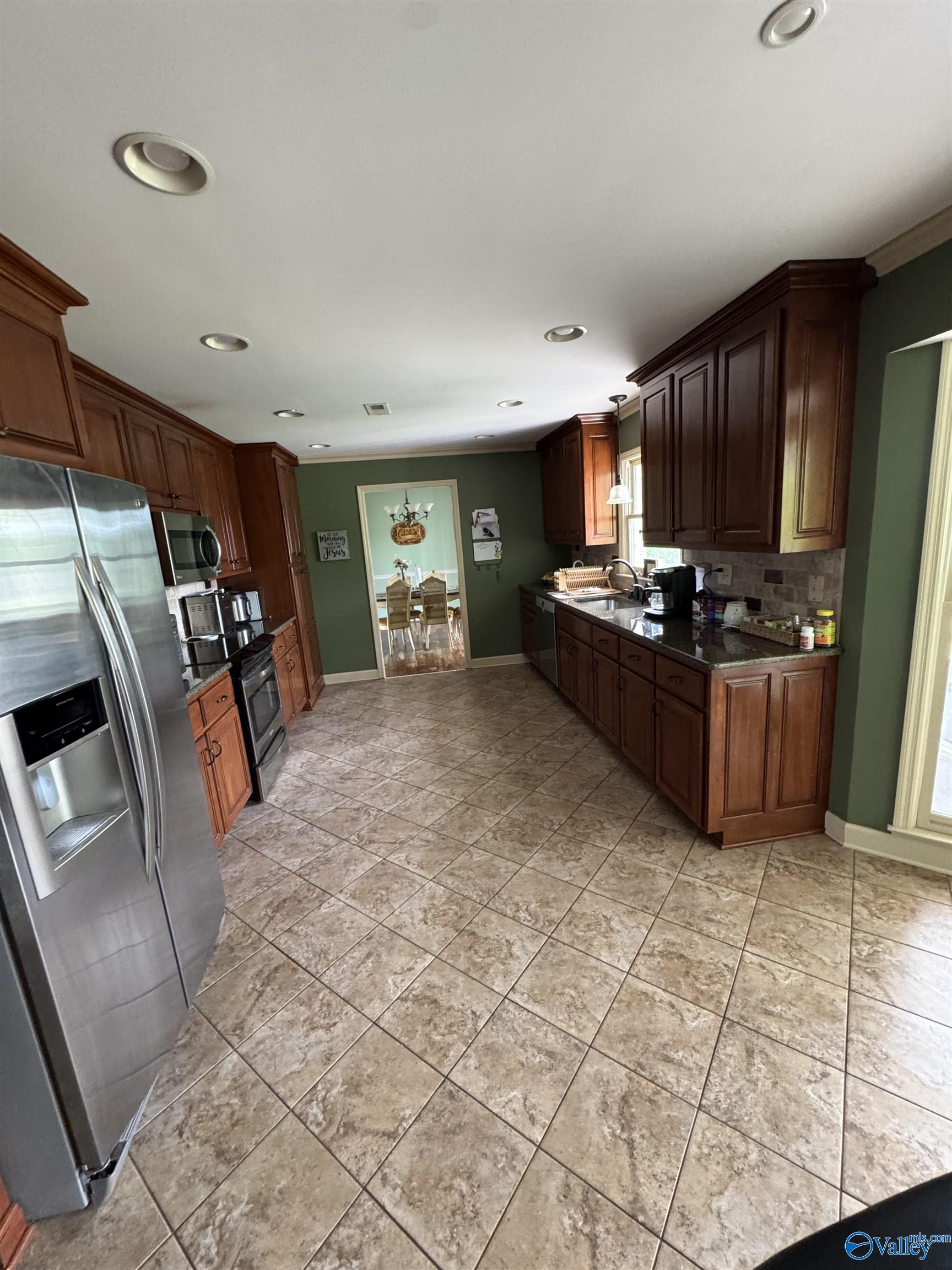 153 South Hawk Drive, Rainbow City, Alabama image 5