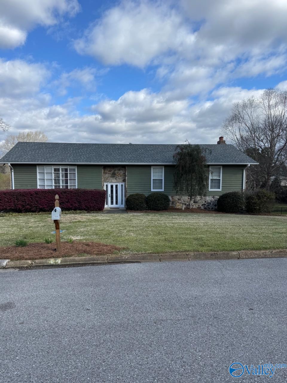 153 South Hawk Drive, Rainbow City, Alabama image 1