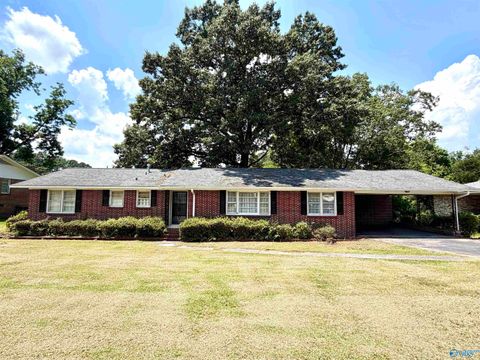 Homes For Sale - 2116 Argyle Way<br/> Gadsden, AL 35904