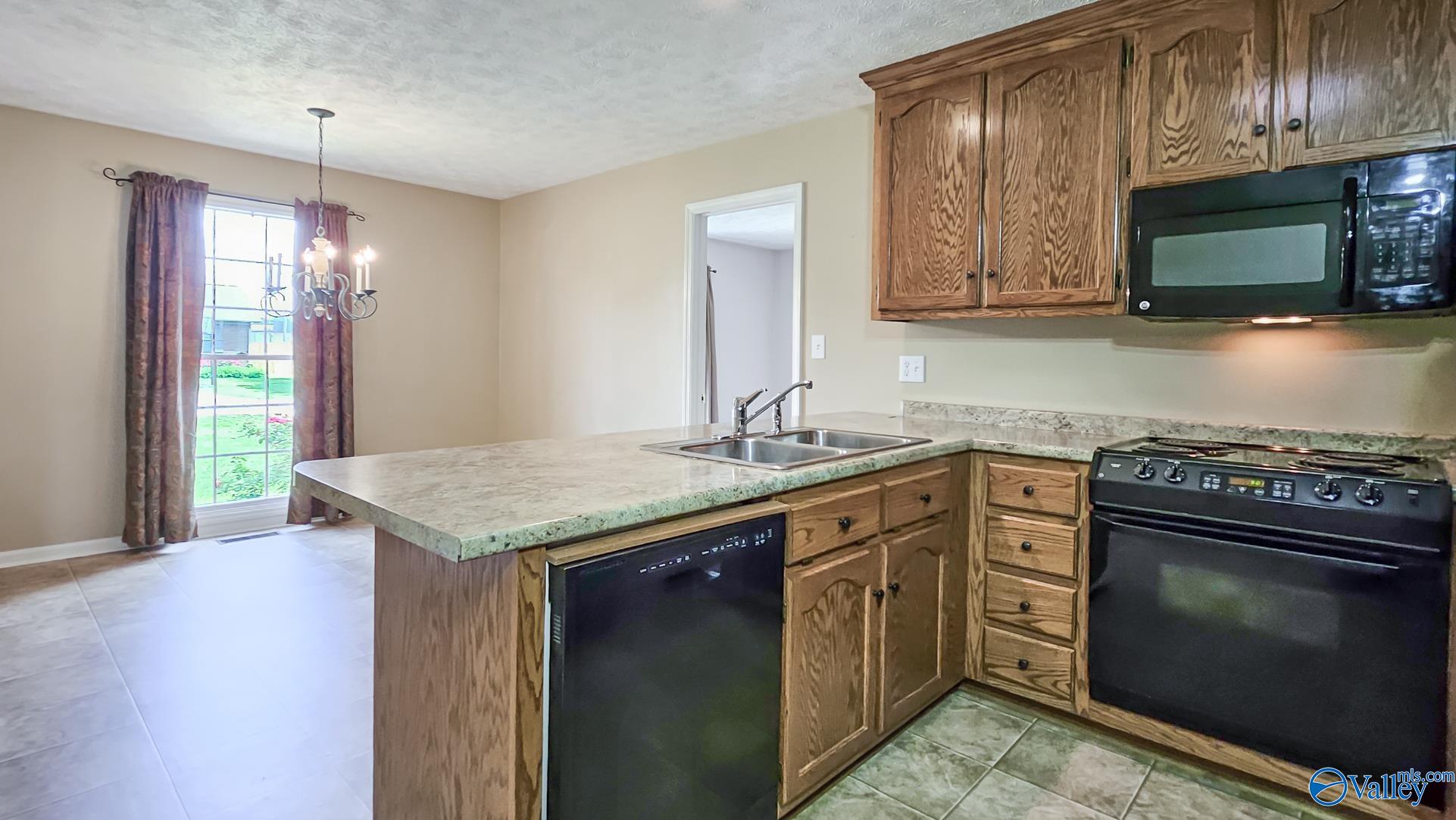 1108 Winston Drive, Athens, Alabama image 12