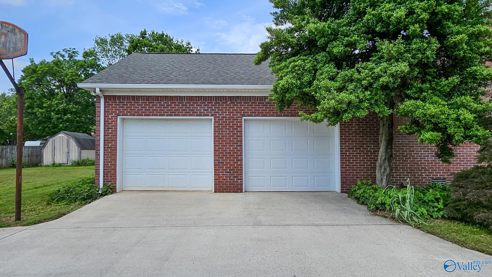 1108 Winston Drive, Athens, Alabama image 25